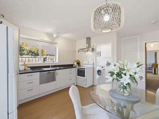 Apartment for sale in Chaslands, Canterbury
