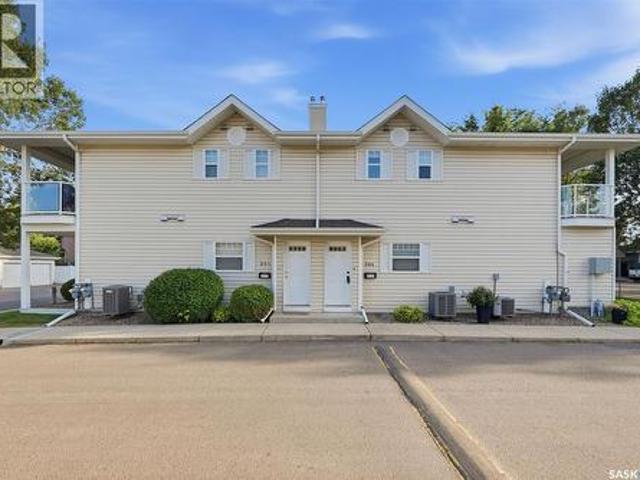 Townhouse for sale in Saskatoon, Saskatchewan