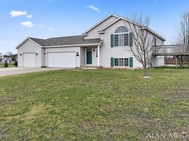 House for sale in Cedar Springs, Michigan