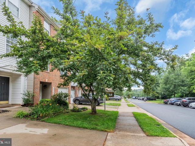 Townhouse for sale in Sterling