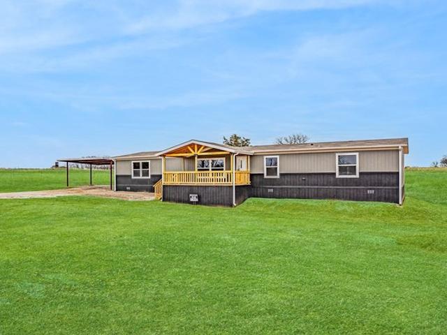 House for sale in Sunset, Texas