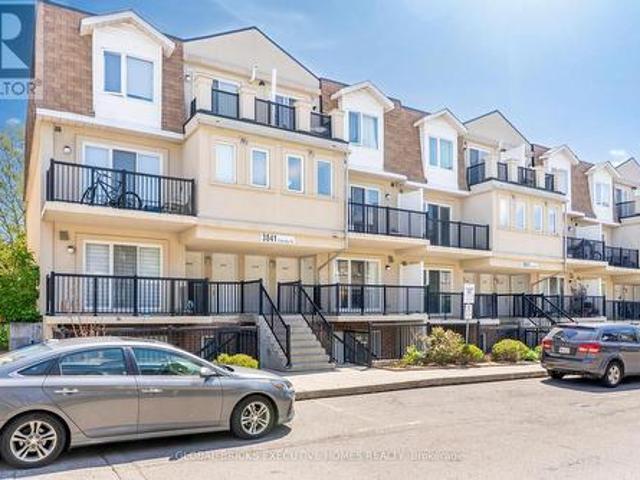Townhouse for sale in Woburn, Ontario