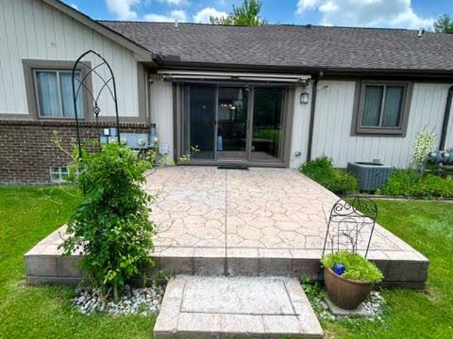 Condo for sale in Clinton Township, Michigan