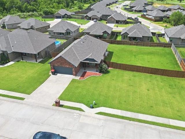 House for sale in Harrah, Oklahoma