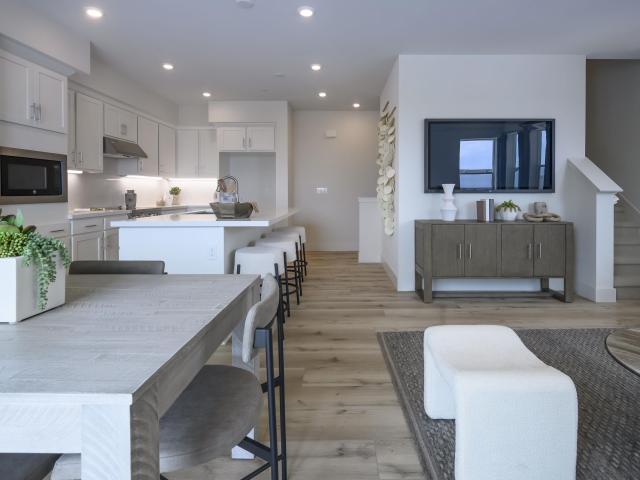 Townhouse for sale in Alameda