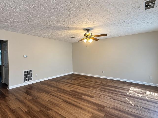 Townhouse for sale in Southfield Station, Lovejoy