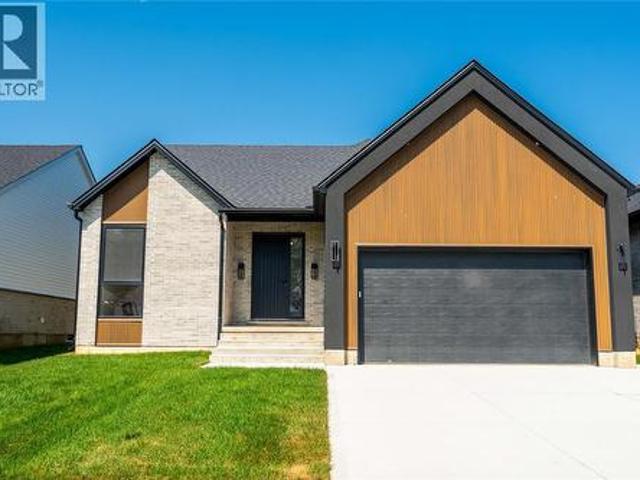 House for sale in Brights Grove, Ontario