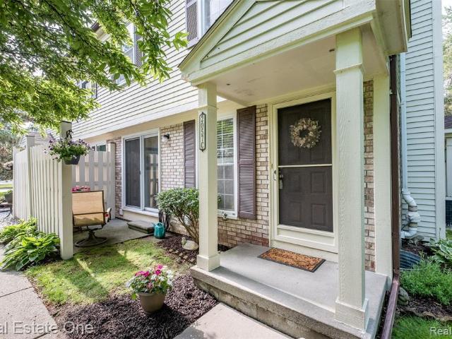 Condo for sale in Walled Lake, Michigan
