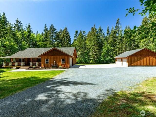 House for sale in Oak Harbor, Washington