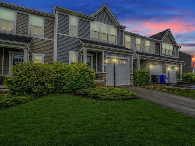 Townhouse for sale in Monaca