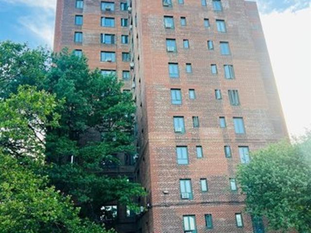 Condo for sale in The Bronx, Arverne