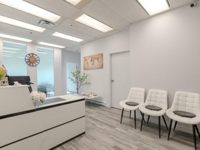 Commercial for rent in Chomedey, Laval (région administrative)