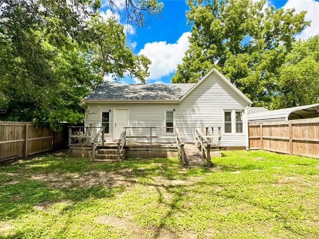 House for sale in Pineville, Missouri
