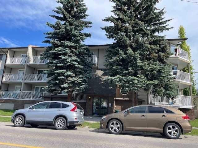 Apartment for sale in Northwest, Alberta