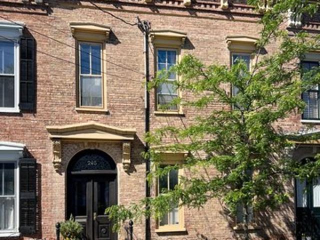 Townhouse for sale in Hudson, New York