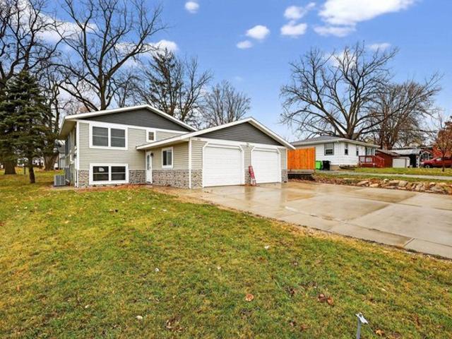 House for sale in Fox Lake, Wisconsin