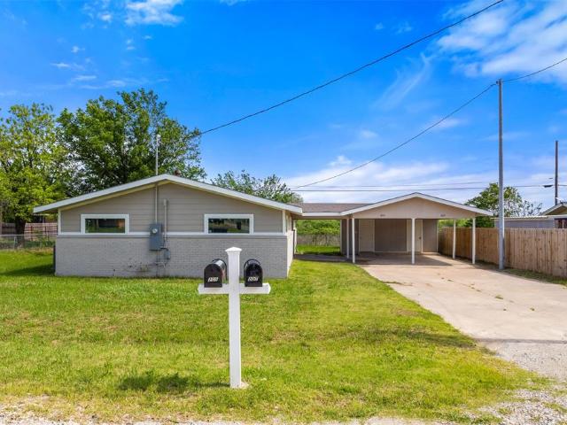 House for sale in Bowie, Texas