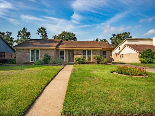 House for sale in Lake Jackson, Brazoria County