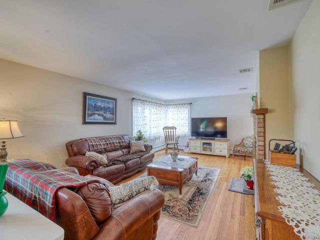 House for sale in Baldwin Place, New York