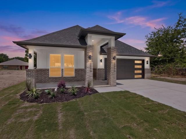 House for sale in Edgewood, Texas