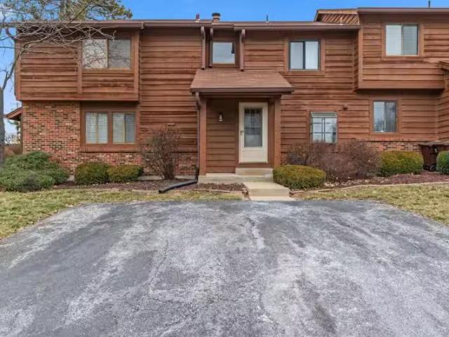 Condo for sale in Saint Charles Condo for sale in Saint Charles