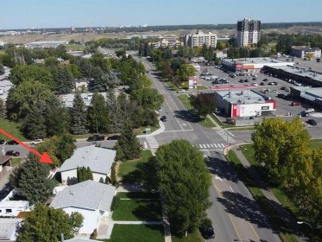 House for sale in Varsity Village, Lethbridge