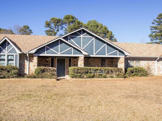 House for sale in White Oak, Texas