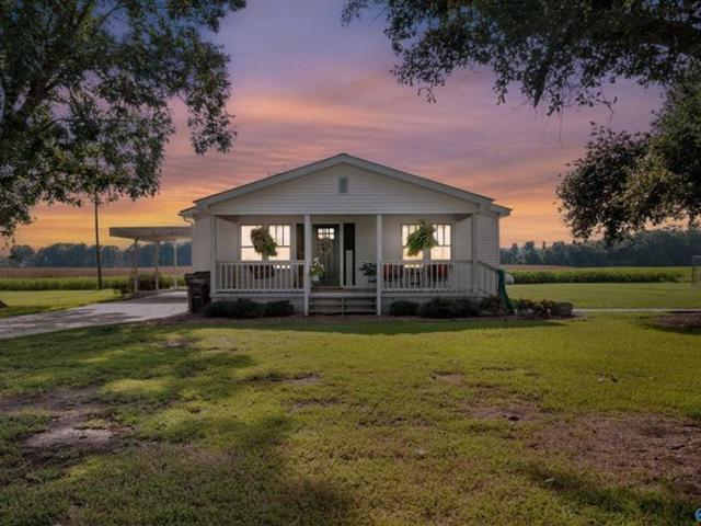 House for sale in Centre, Alabama