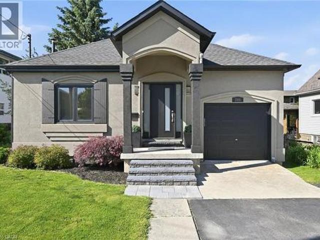 House for sale in Ancaster, Ontario