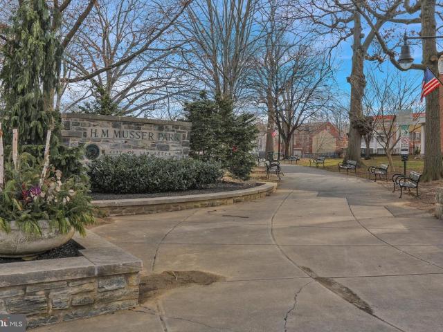 Townhouse for sale in Musser Park, Lancaster
