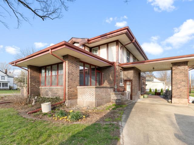 House for sale in Watseka, Illinois