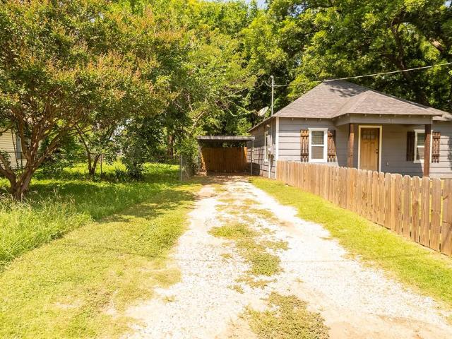 House for sale in Bowie, Texas