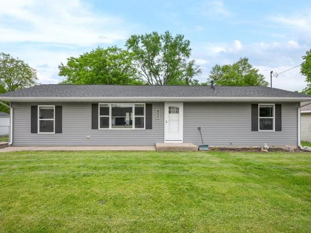 House for sale in Douglas, Illinois