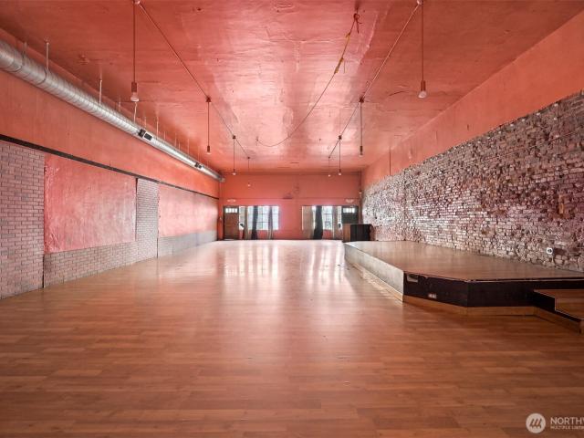 Commercial for sale in Washington