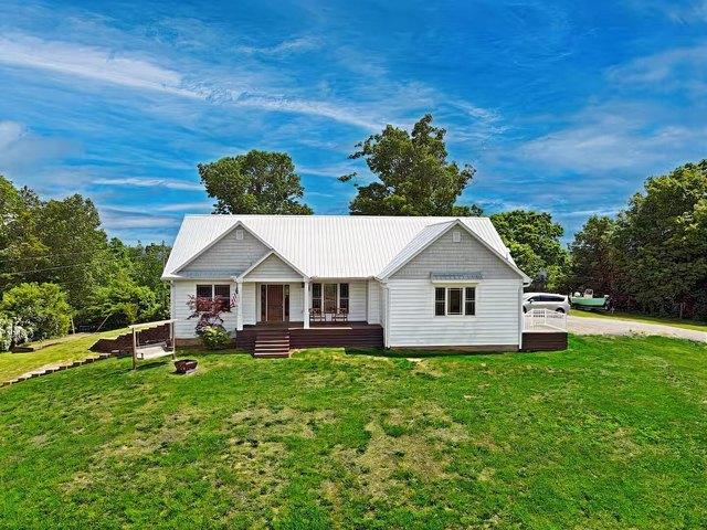 House for sale in Burkesville, Kentucky