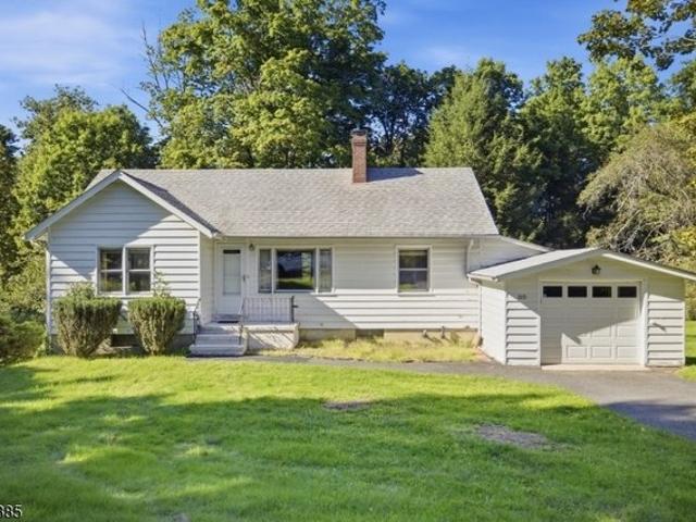 House for sale in Mahola, Sparta Township