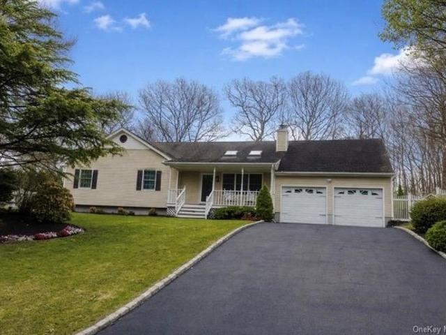 House for sale in Wading River, New York