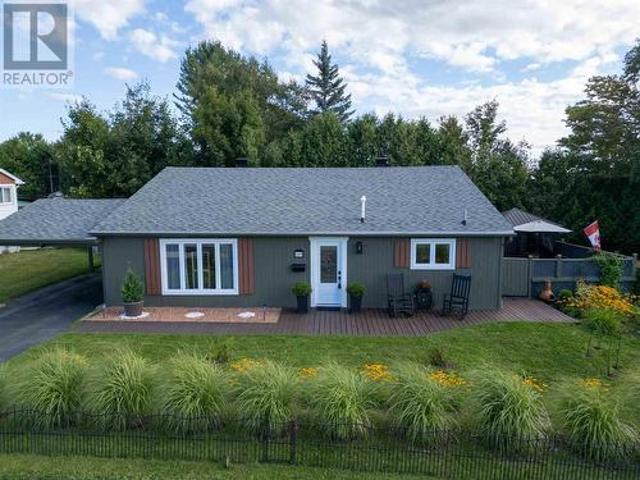 House for sale in Elliot Lake, Ontario