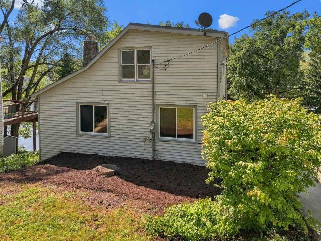 House for sale in Mchenry, Illinois