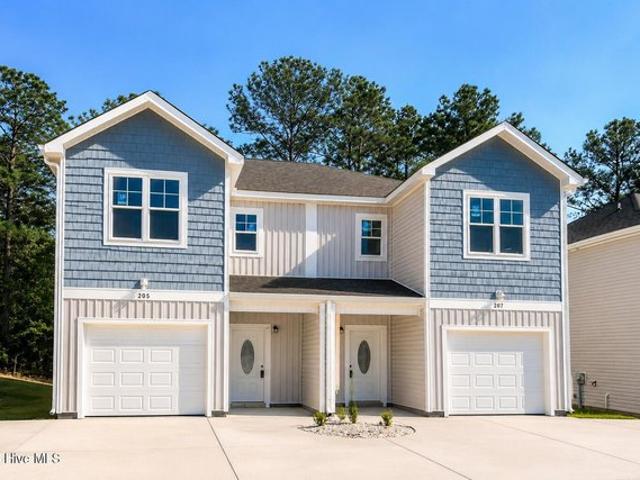 Townhouse for sale in Holly Ridge, Onslow County