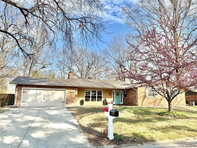 House for sale in Fairview Heights, Illinois