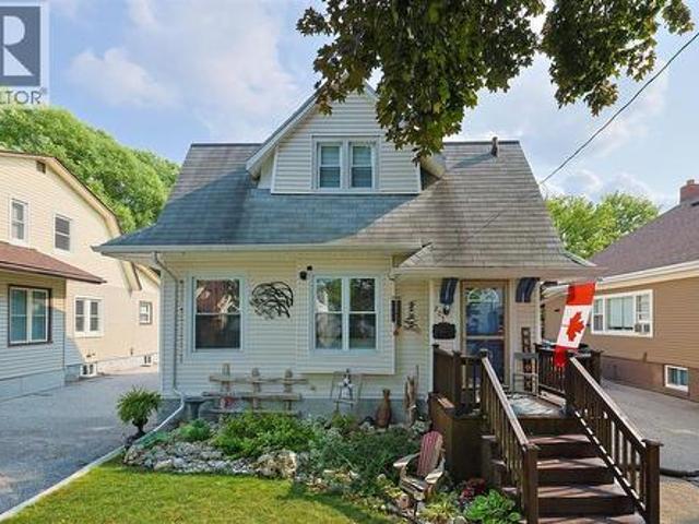 House for sale in Brights Grove, Ontario