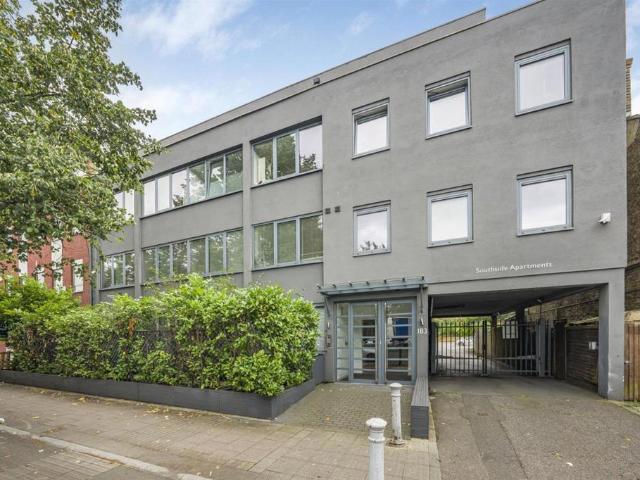 Apartment for rent in London Borough of Richmond upon Thames, Greater London
