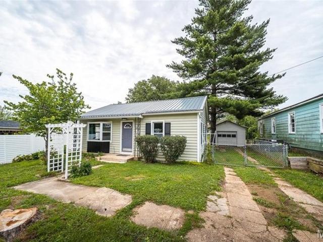 House for sale in Dixon, Missouri