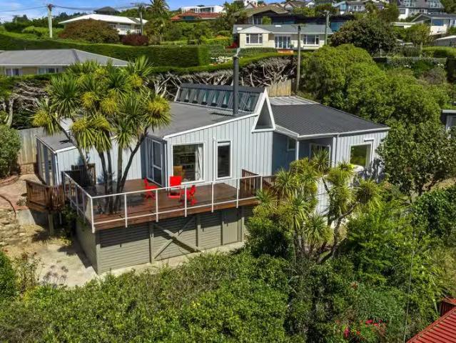 House for sale in Chaslands, Canterbury