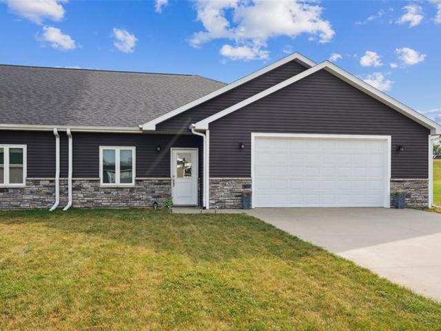 Townhouse for sale in Sully, Iowa