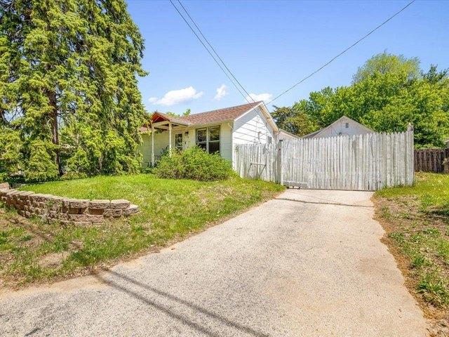 House for sale in Oregon, Illinois