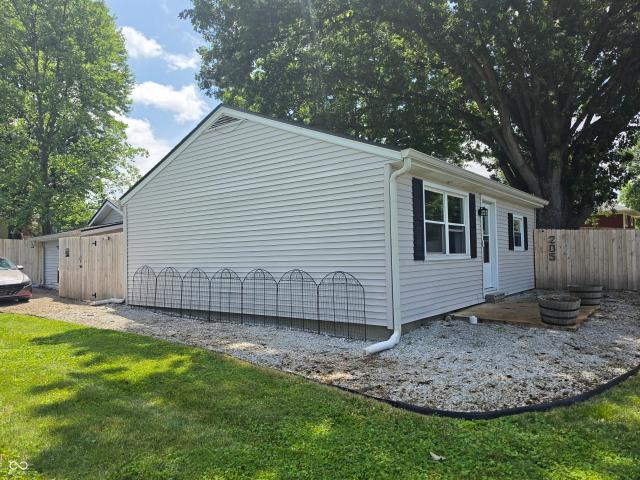 House for sale in Charlottesville, Indiana