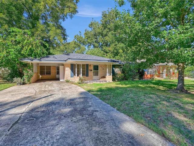 House for sale in Whitesboro, Grayson County