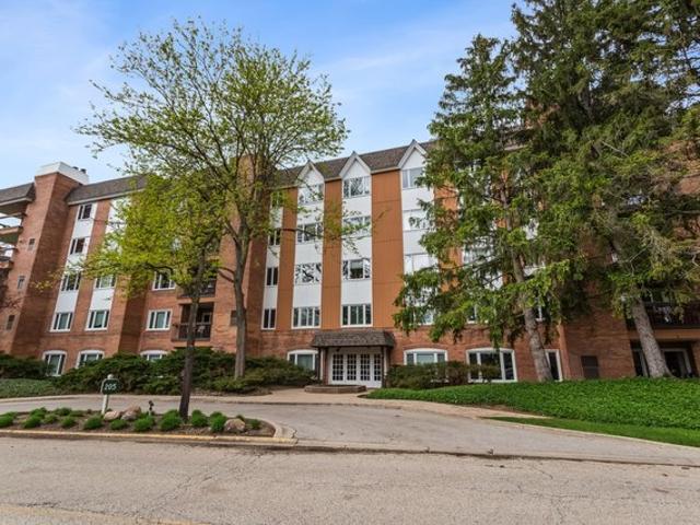 Condo for sale in Lincolnshire, Illinois